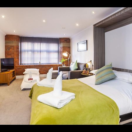 58 Cocoa Suites York Extérieur photo