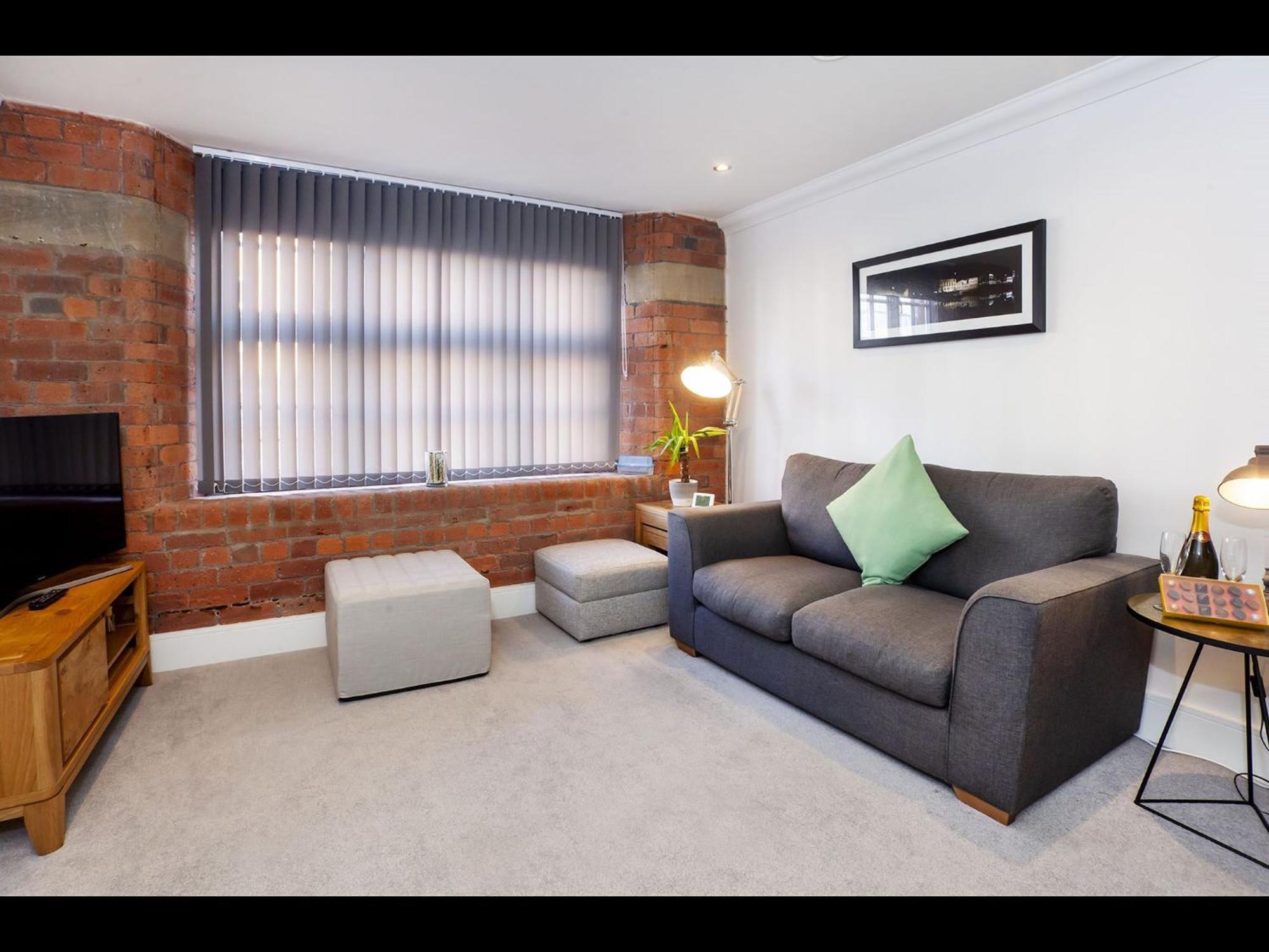 58 Cocoa Suites York Extérieur photo